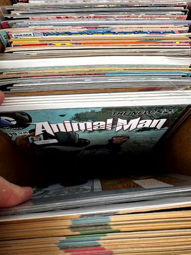 Vertigo & DC Long Comic Box w 330 comics for Sale