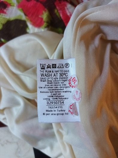Per Una  Skirt. S.12.   B.N.W.T.