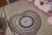 Crystal heart clock