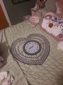 Crystal heart clock