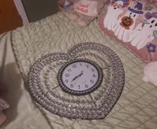 Crystal heart clock