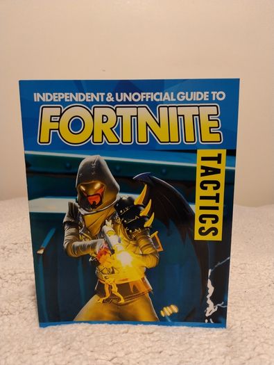 Fortnite Books and stickers in metal Tin case