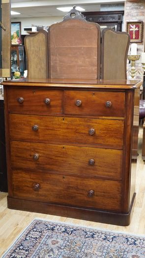 Victorian Mahogany Chest of Drawers