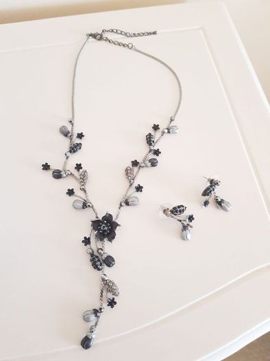 Costume Jewellery/Necklaces