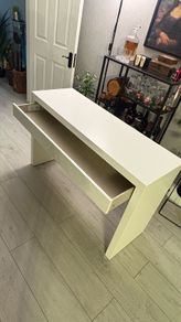 dressing table with drawer