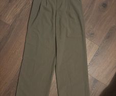 Zara khaki green trousers with darts size XS