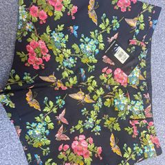 Oasis shorts ,NEW