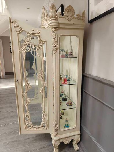 Display cabinet