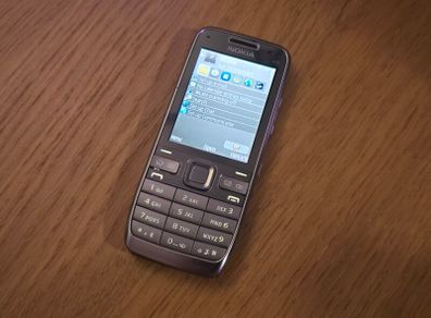 Nokia E52