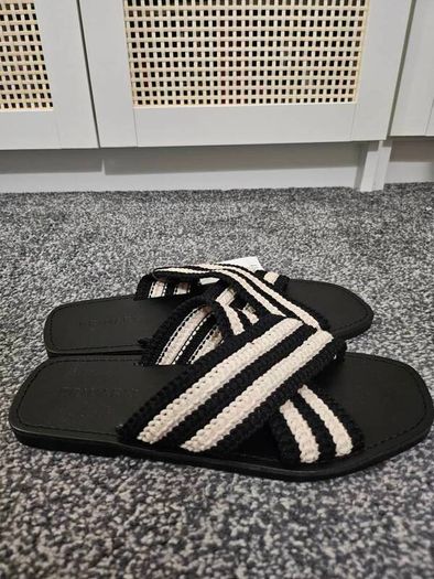 Flat Sandals UK7 New with tags