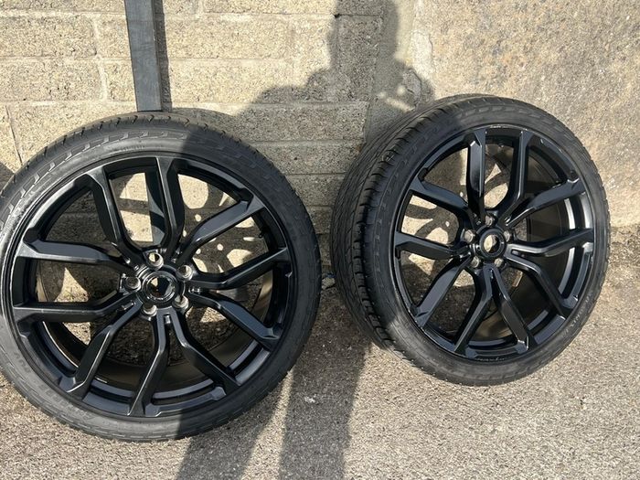 2018 Range Rover sport 22 inch alloys
