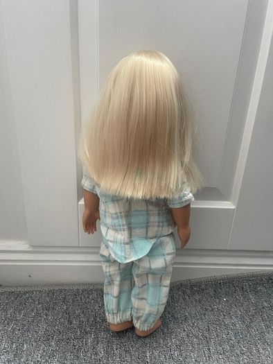 Our Generation dolls and car