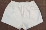White denim shorts with pockets, size 19