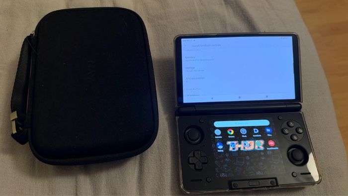 AYN Thor Max 16gb 512gb storage. Comes with items in the photos