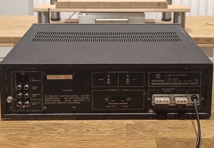 Silver model SA300 Hifi integrated stereo amplifier