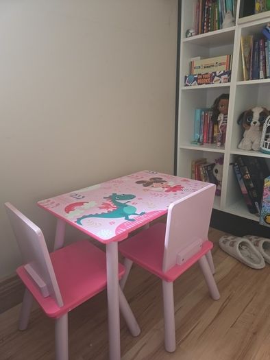 kids table and chair set
