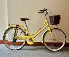 Viking Belgravia Girl Bike, 24in Wheel, 13in Frame 6 Speed Yellow