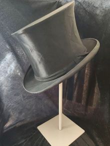 top hat, opera hat,chapeau claque