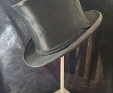 top hat, opera hat, also called a chapeau claque