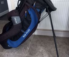 Top flite Golf bag with stand.