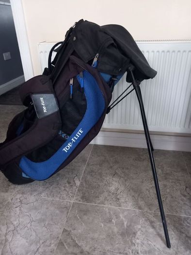 Top flite Golf bag with stand.
