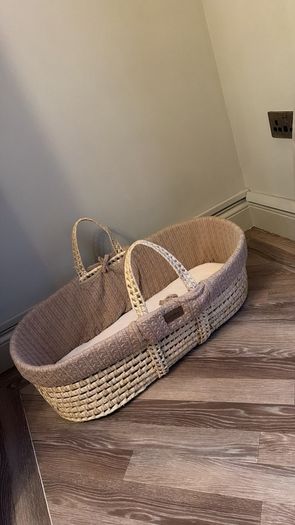 Moses Basket/Crib - Rocker (The Green Sheep)