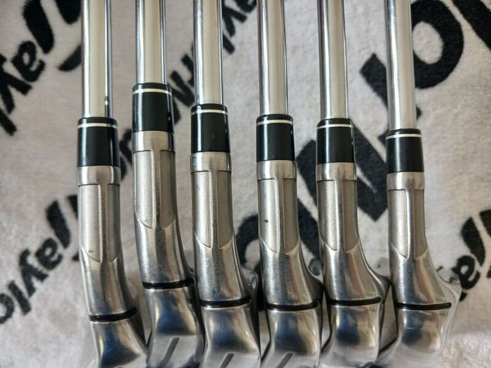 Taylormade Stealth Irons RH Gents Stiff 5-PW