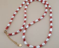 Delicate Freshwater Pearl and Rose Quartz Beads Necklace