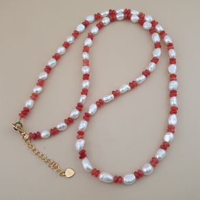 Delicate Freshwater Pearl and Rose Quartz Beads Necklace
