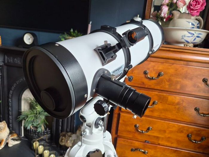 Omegon Telescope