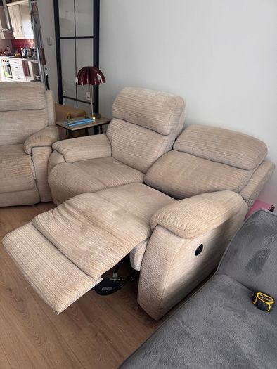 Reclined sofa