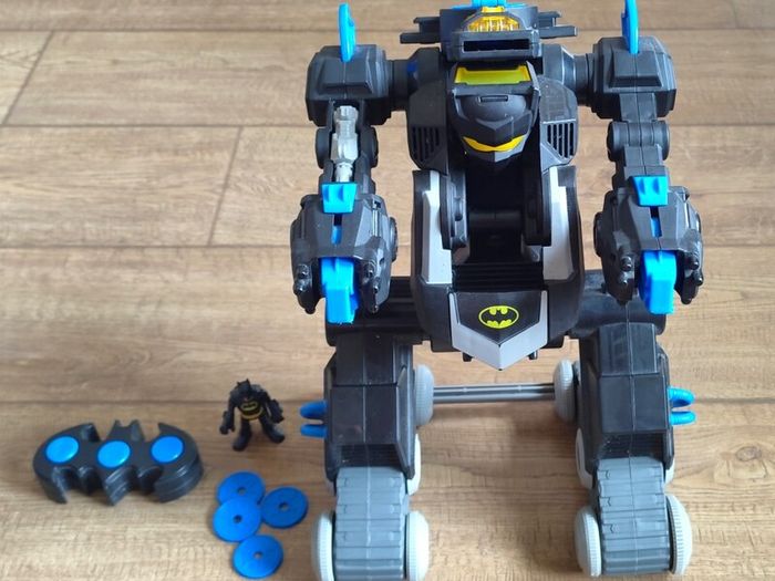 IMAGINEXT Batman  RC Transforming BatBot Robot PlaySet