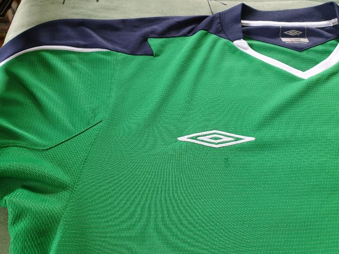 Northern Ireland Football Club Home Jersey 2004 to 2005 Extra Large Adult Umbro XL
