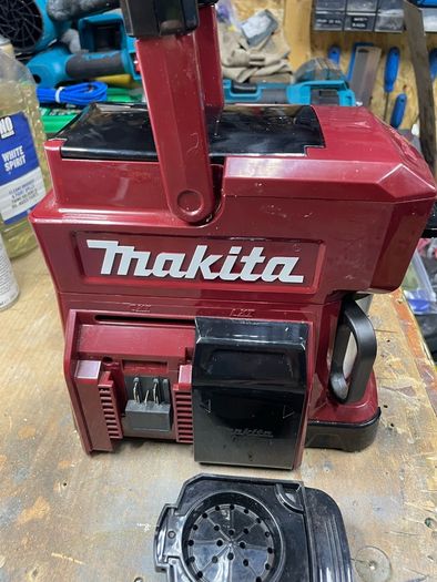 Makita DCM501 18V/12V Cordless Coffee Machine