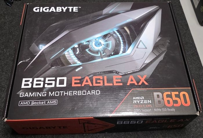 Gigabyte B650 Eagle AX + Ryzen 7 7700 CPU