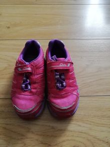 Girls trainers