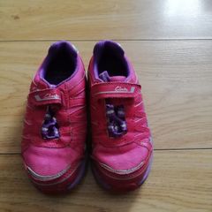 Girls trainers