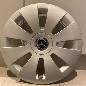 Merc Vito hubcap