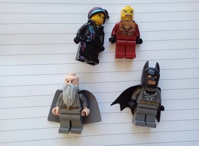 4 lego figures