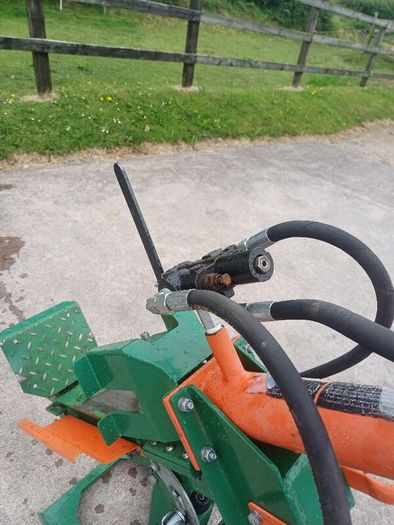 12 Ton Petrol Log Splitter
