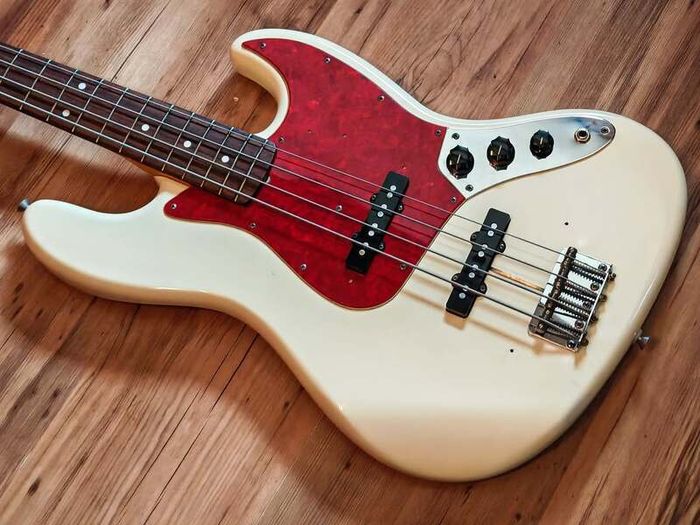 Fender Japan '62 Reissue Jazz Bass (Delivery available)
