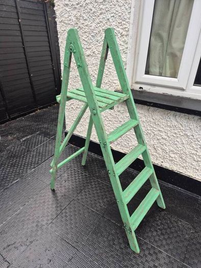 Vintage folding 4 step  painted solid wooden ladder