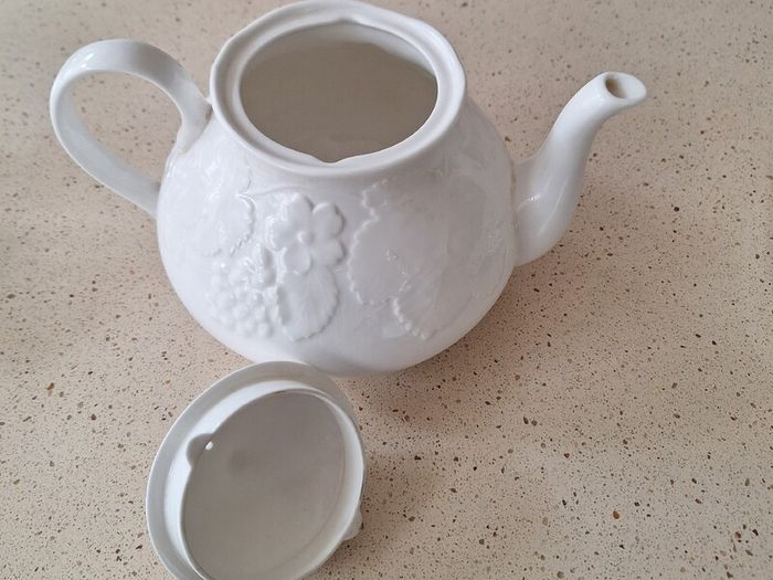 Wedgwood Strawberry & Vine Tea Set