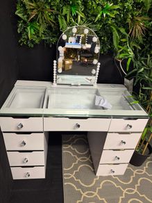 vanity table