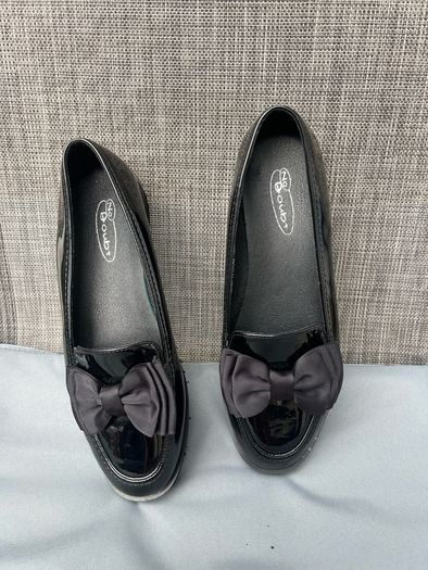 Ladies new shoes size 5