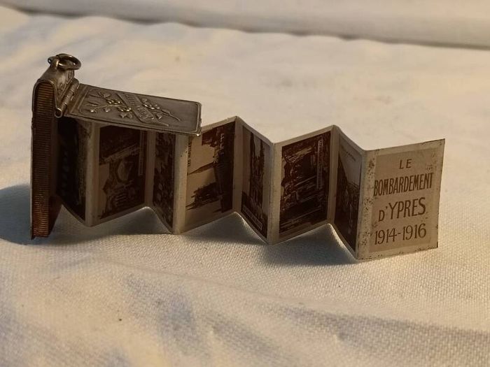 WW1 Photo Souvenir Pendant.