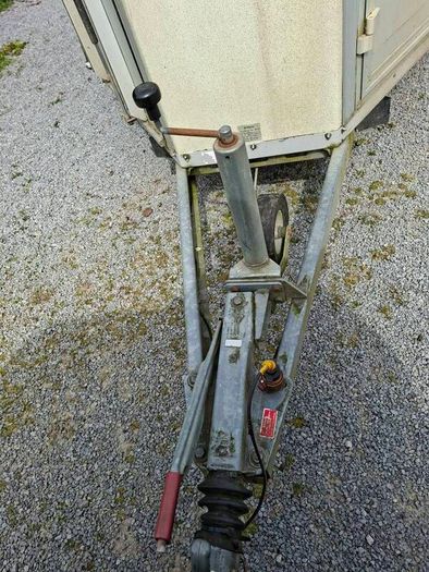 Double horsebox with front ramp for sale