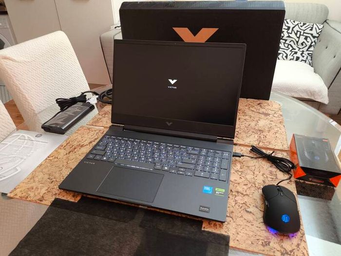 Brand New Gaming Laptop Hp Victus Intel 5 210H 8/12 RTX5060 8GB 80W GDDR7 16GB DDR5 5600mhz 512GB NVMe PCIE 4.0 15.6" 1080p 144hz Ips 300nits Win11 RGB