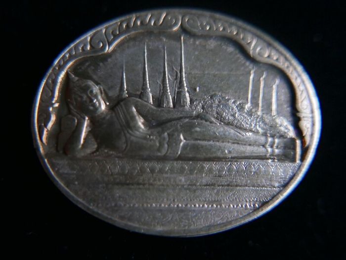 1987 Reclining Buddha Wat Pho King Rama IX 60th Birthday UNC Brass Medal Amulet in original box
