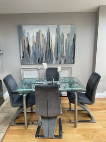 Extendable Glass Dining Table and 4 Chairs